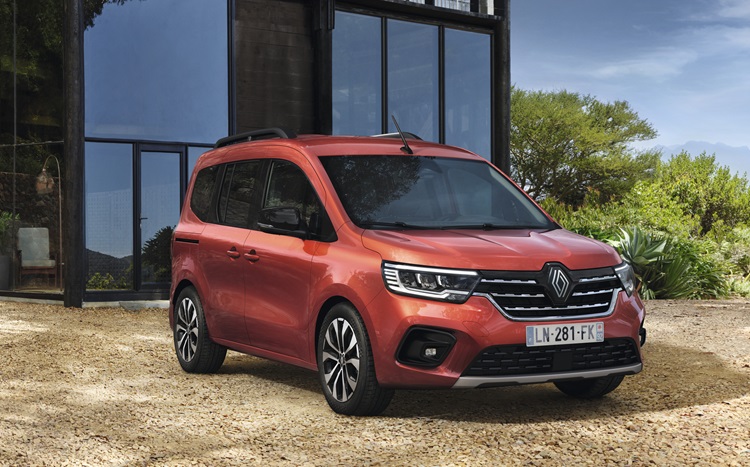 Renault Hafif Ticari Araçlardaki İddasını Yeni Bir Modelle Pekiştiriyor: Yeni RENAULT KANGOO MULTIX Satışta !