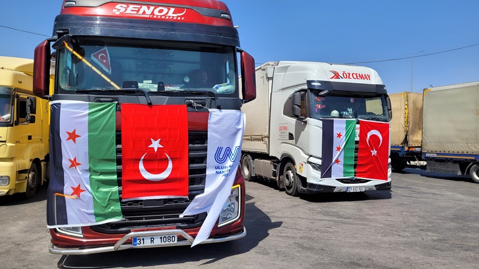 Türk TIR’ları 14 Yıl Aradan Sonra Suriye’ye Direkt Taşımalara Başladı!
