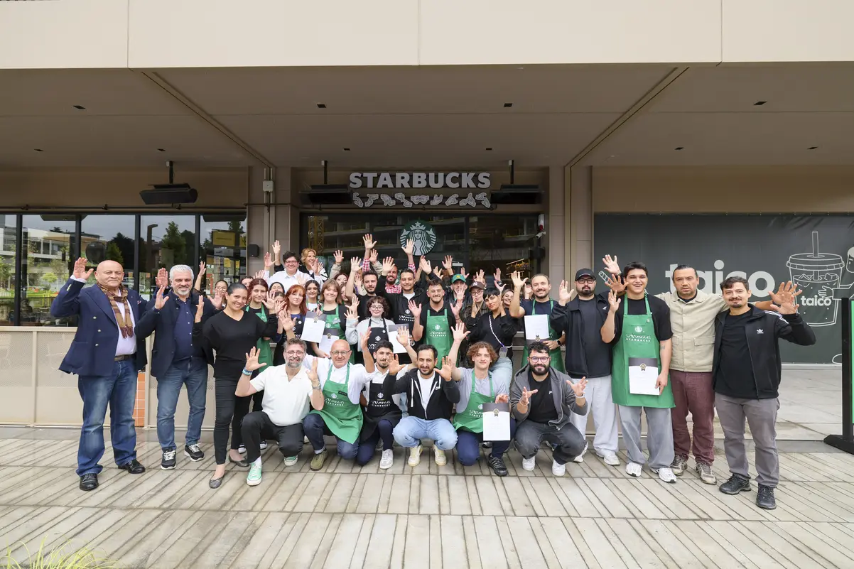 Starbucks İşaret Diliyle Sipariş Avantajı Sunuyor