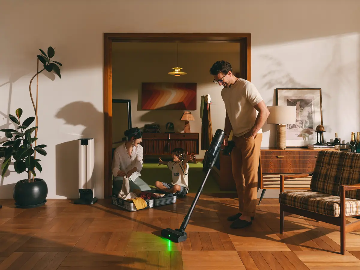 Roborock H60 Lif Arasındaki Tozu Yok Ediyor